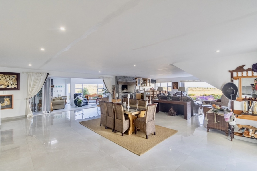 4 Bedroom Property for Sale in Grotto Bay Western Cape
